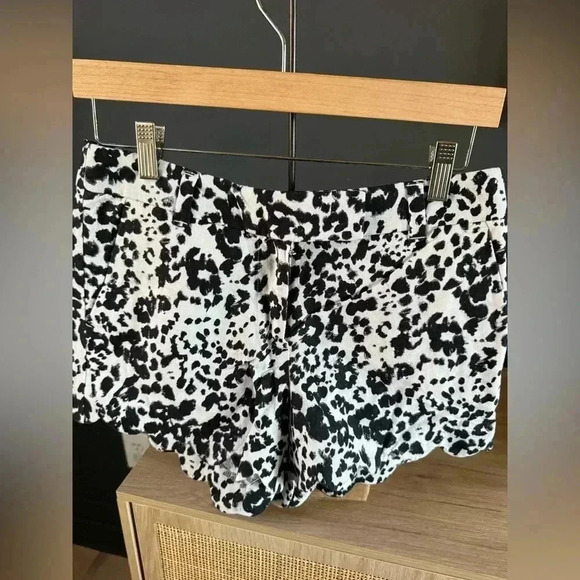 J. CREW linen black/white animal print scalloped hem shorts• 2 - Picture 2 of 6